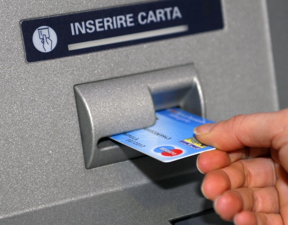 furto-bancomat-ladri