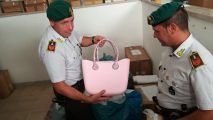 Sequestro prodotti falsi Guardia di Finanza