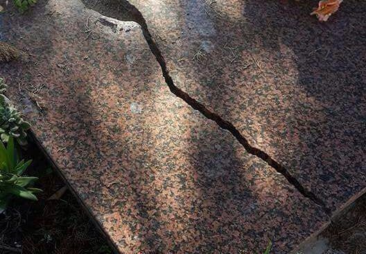 tomba nel cimitero di Vernole