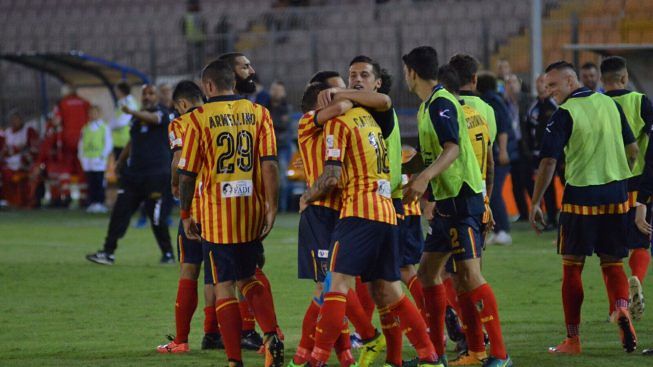 lecce-bisceglie-esultanza