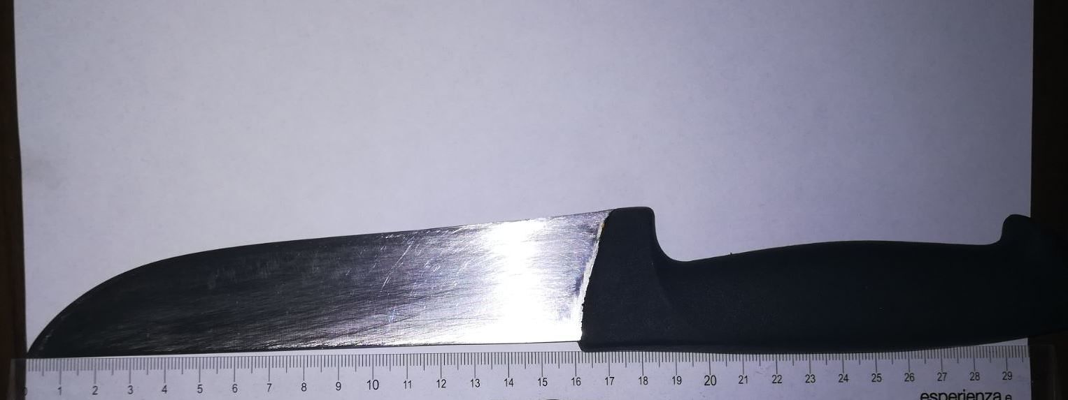 coltello-sequestro-polizia