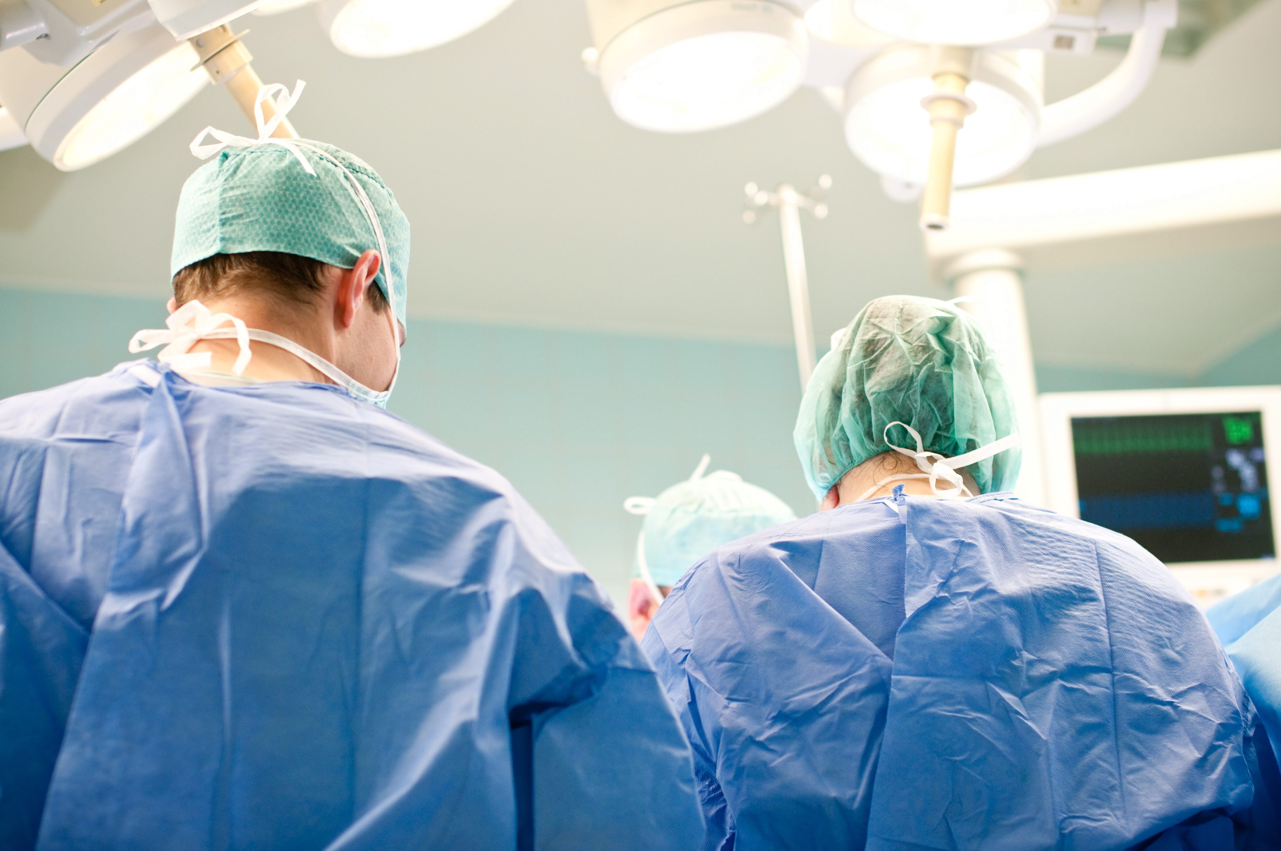 medici-sala-operatoria