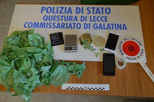 Il materiale sequestrato dalla polizia