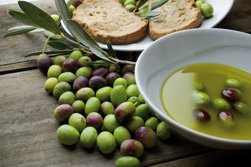 festa-olio-nuovo-caprarica-lecce