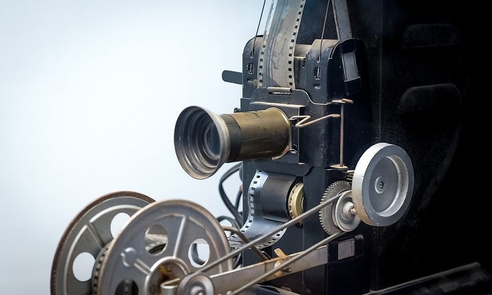 proiettore-cinematografico.jpg