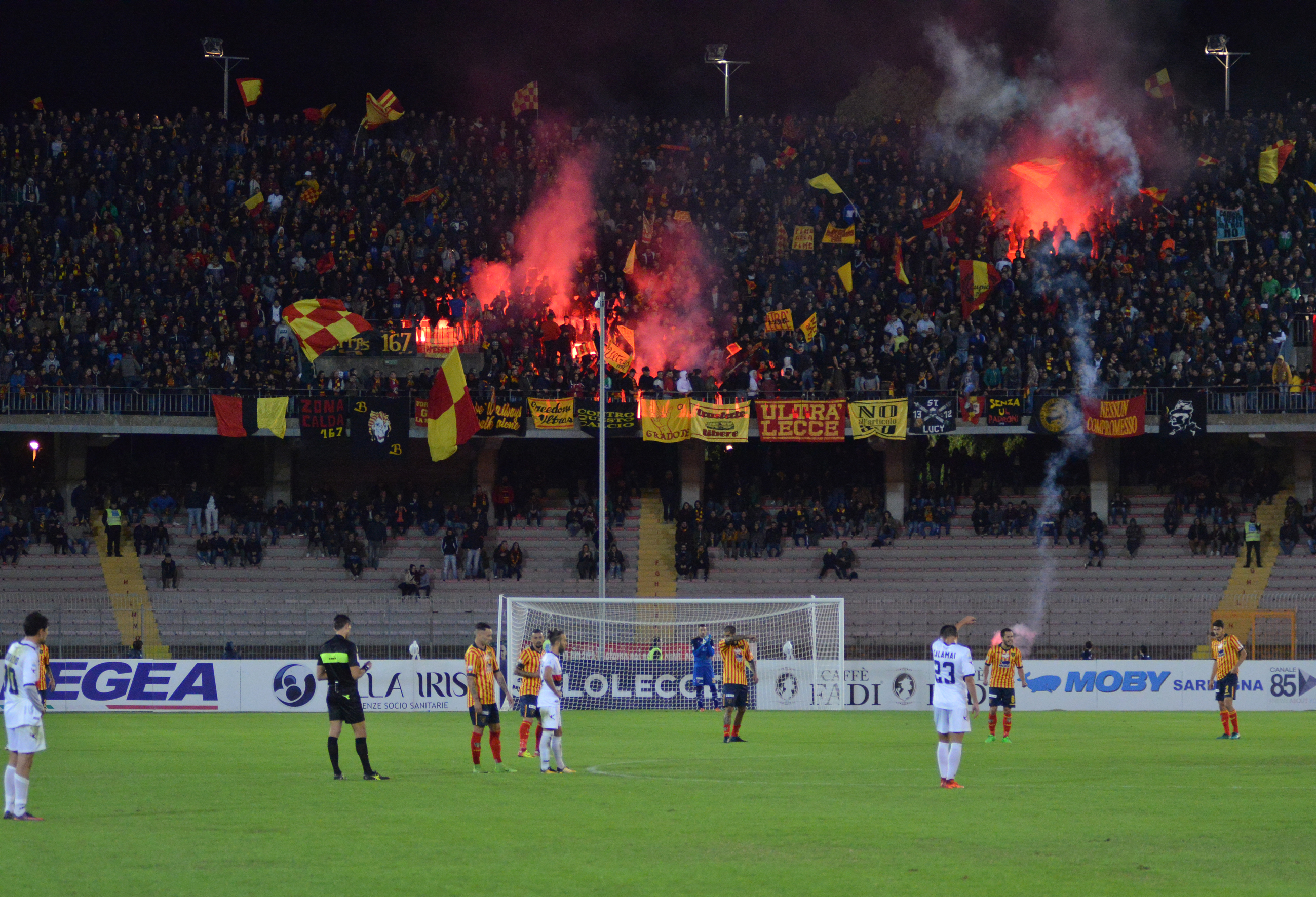 lecce-cosenza-tifosi
