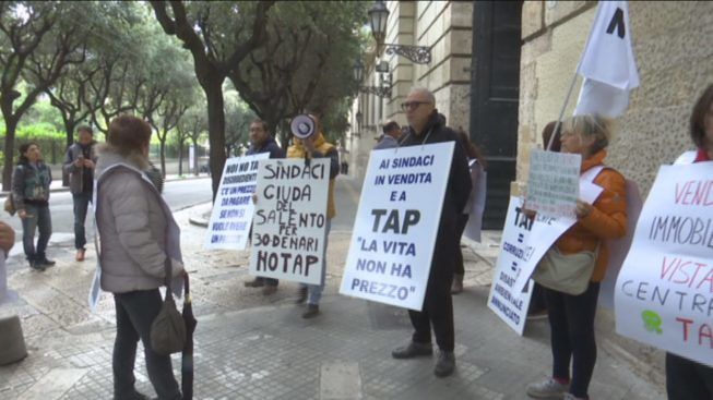 protesta-no-tap-sindaci-giuda