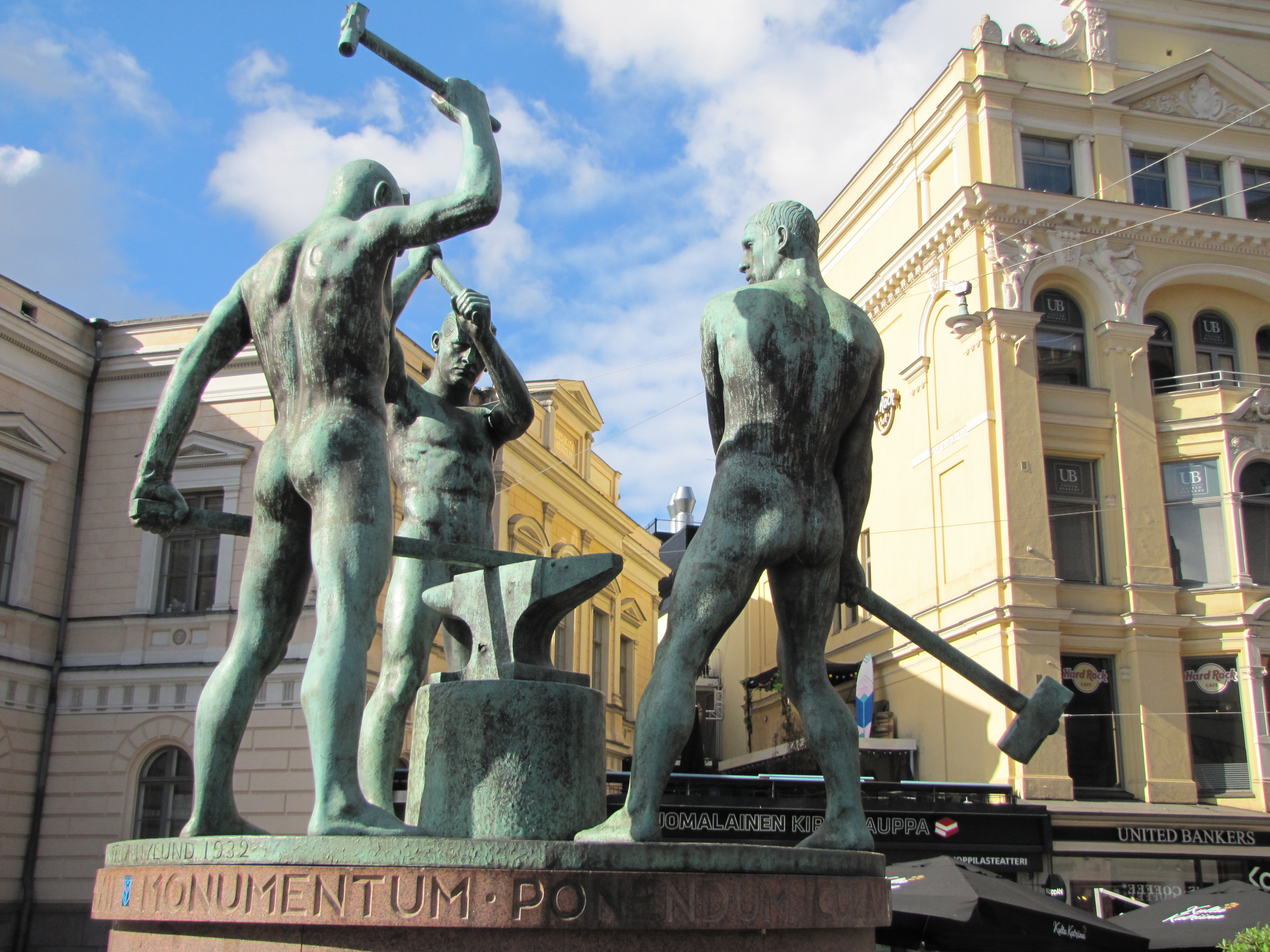 Helsinki-monumento