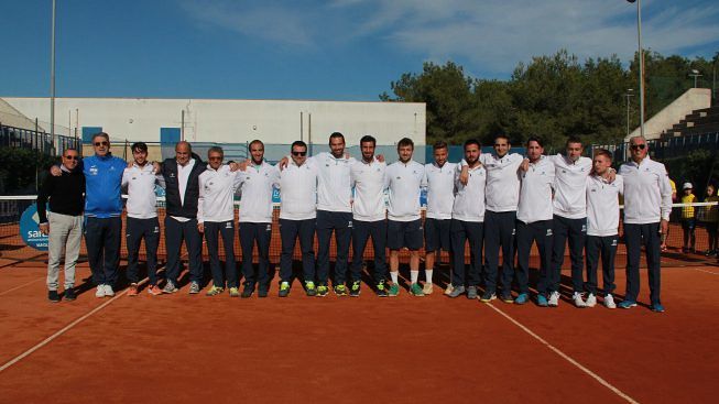 ctmaglie_squadra_e_dirigenti_3000x2000