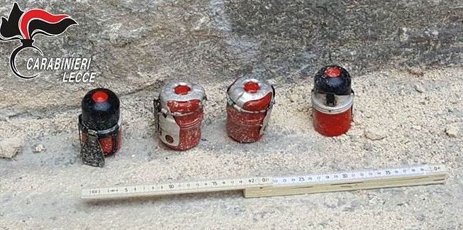 bombe-mano-trovate-abitazione-aradeo