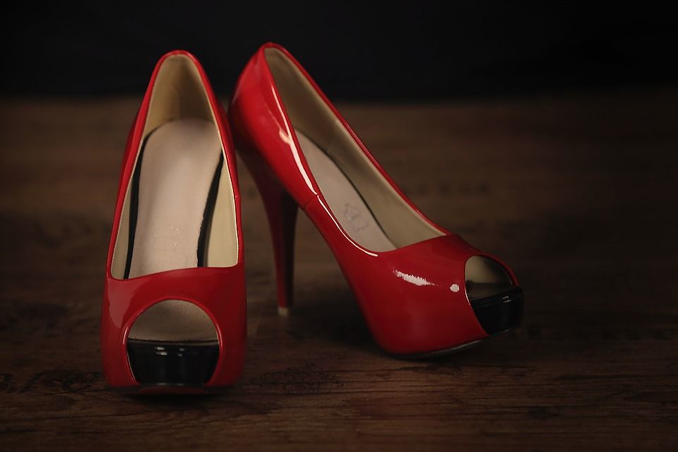 L'evento sul filo delle scarpette rosse contro la violenza sulle donne