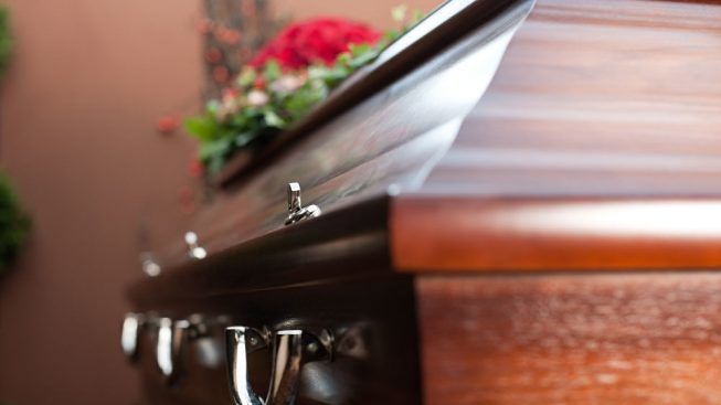 tumulazione-bara-luce-cellulare-collemeto