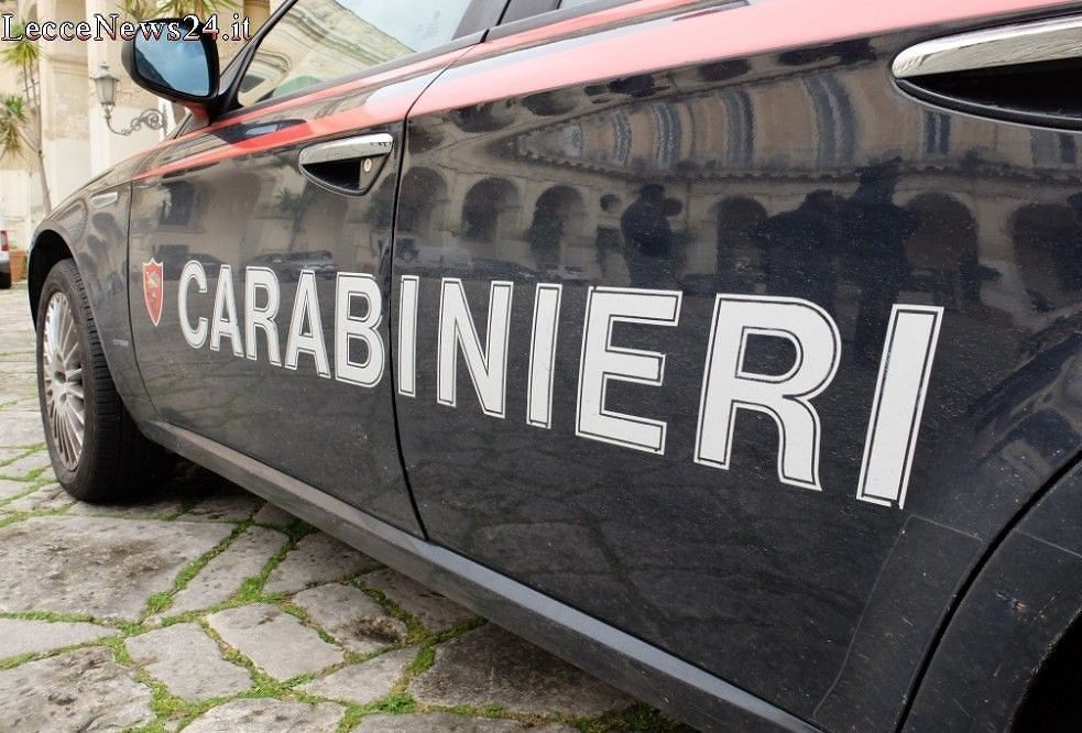 Mezzo dei carabinieri nel Salento
