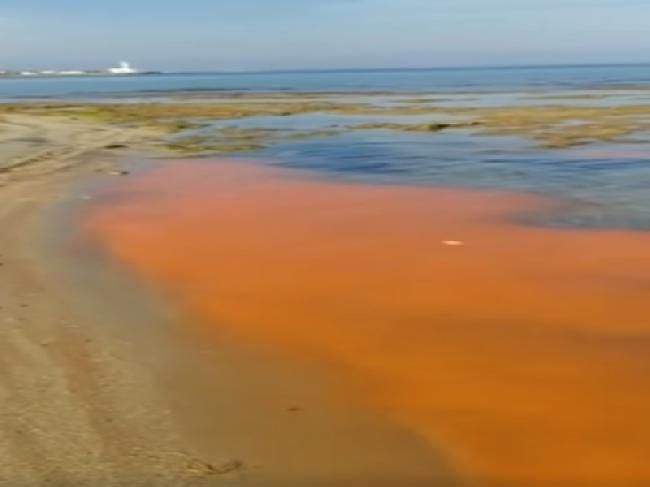 macchia-arancione-mare-san-cataldo