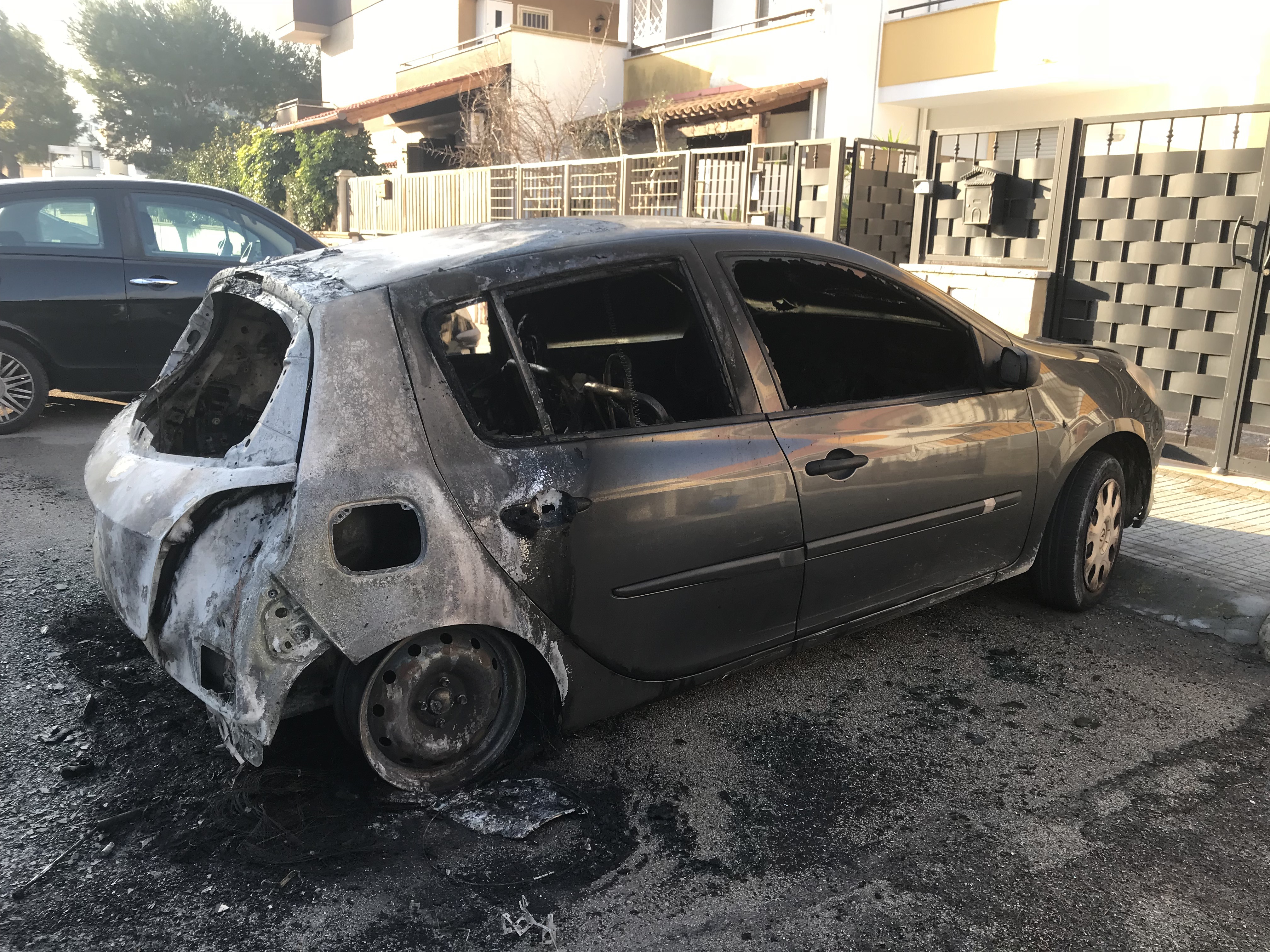 la carcassa dell'auto