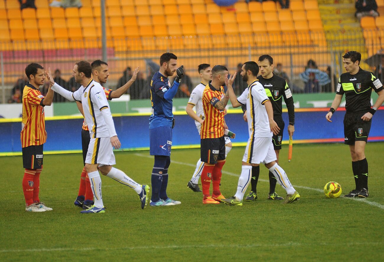 Le formazioni in campo (ph.Pinto)