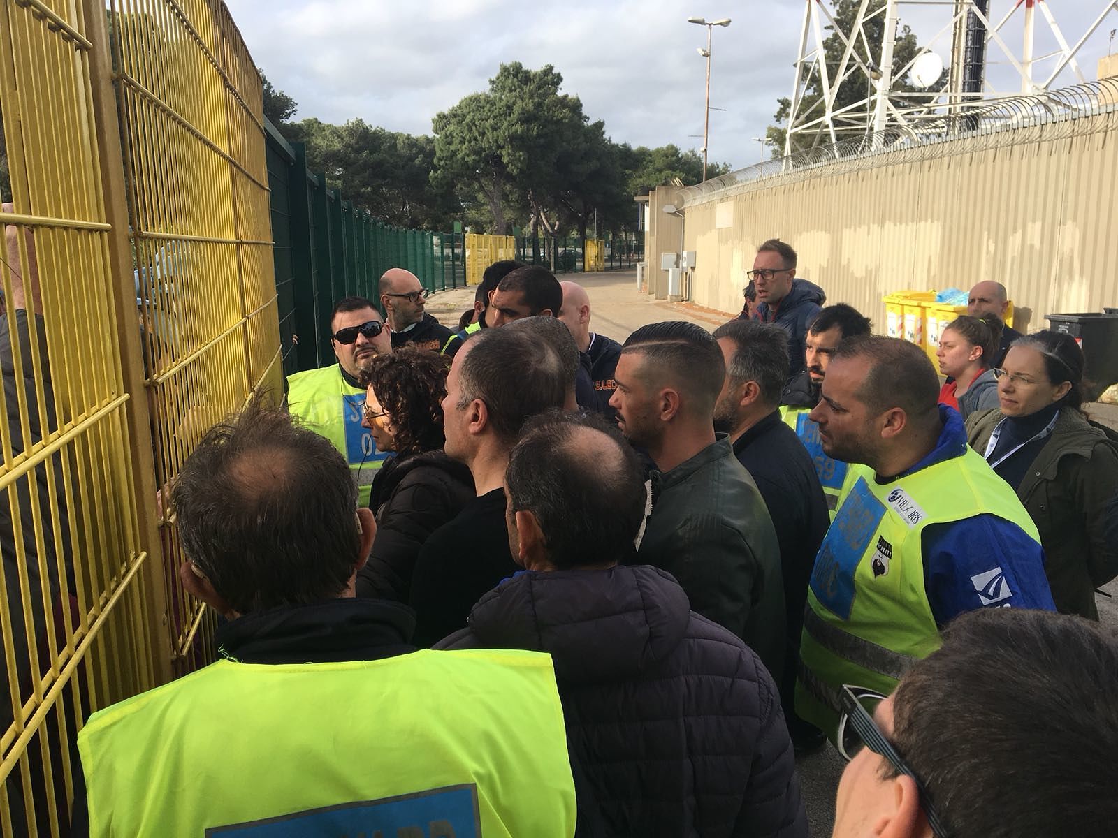 confronto tra squadra e tifosi