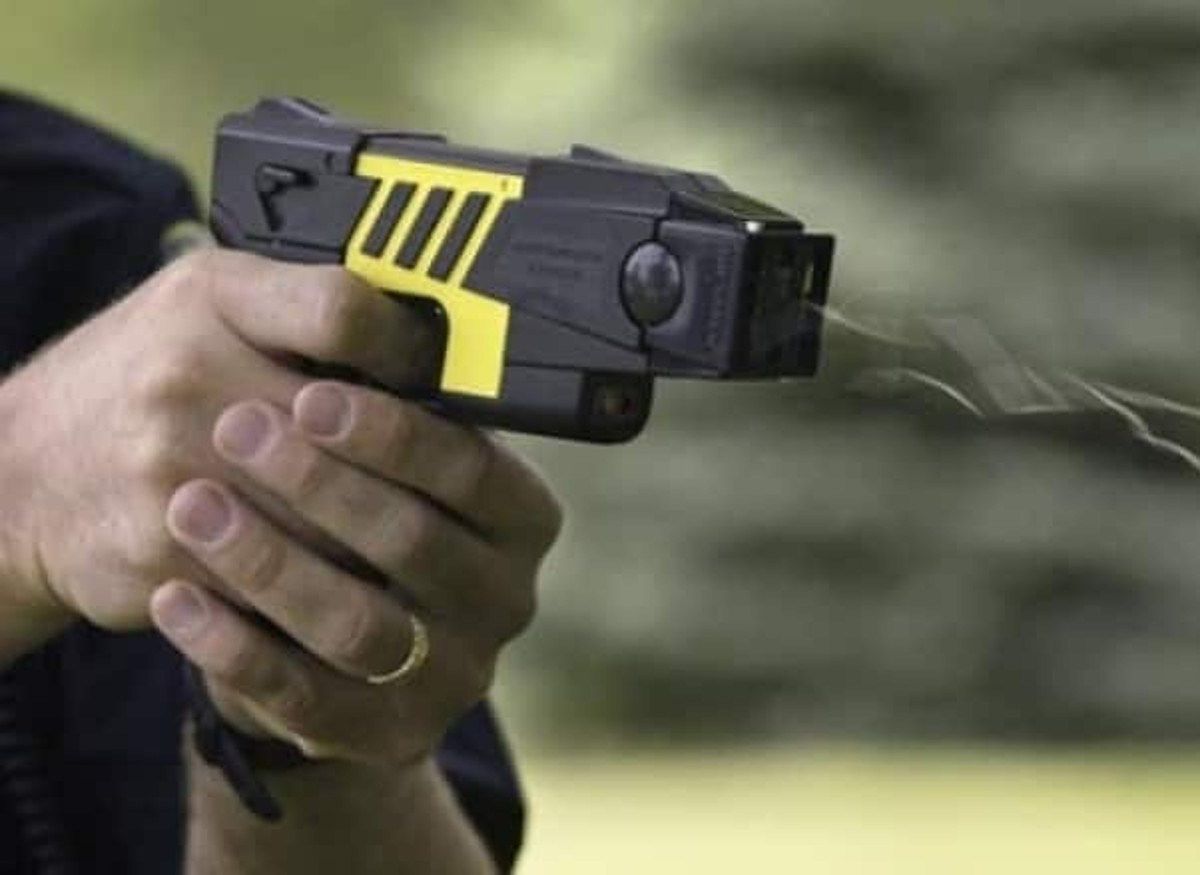 La pistola elettrica che è già realtà in altri paesi europei