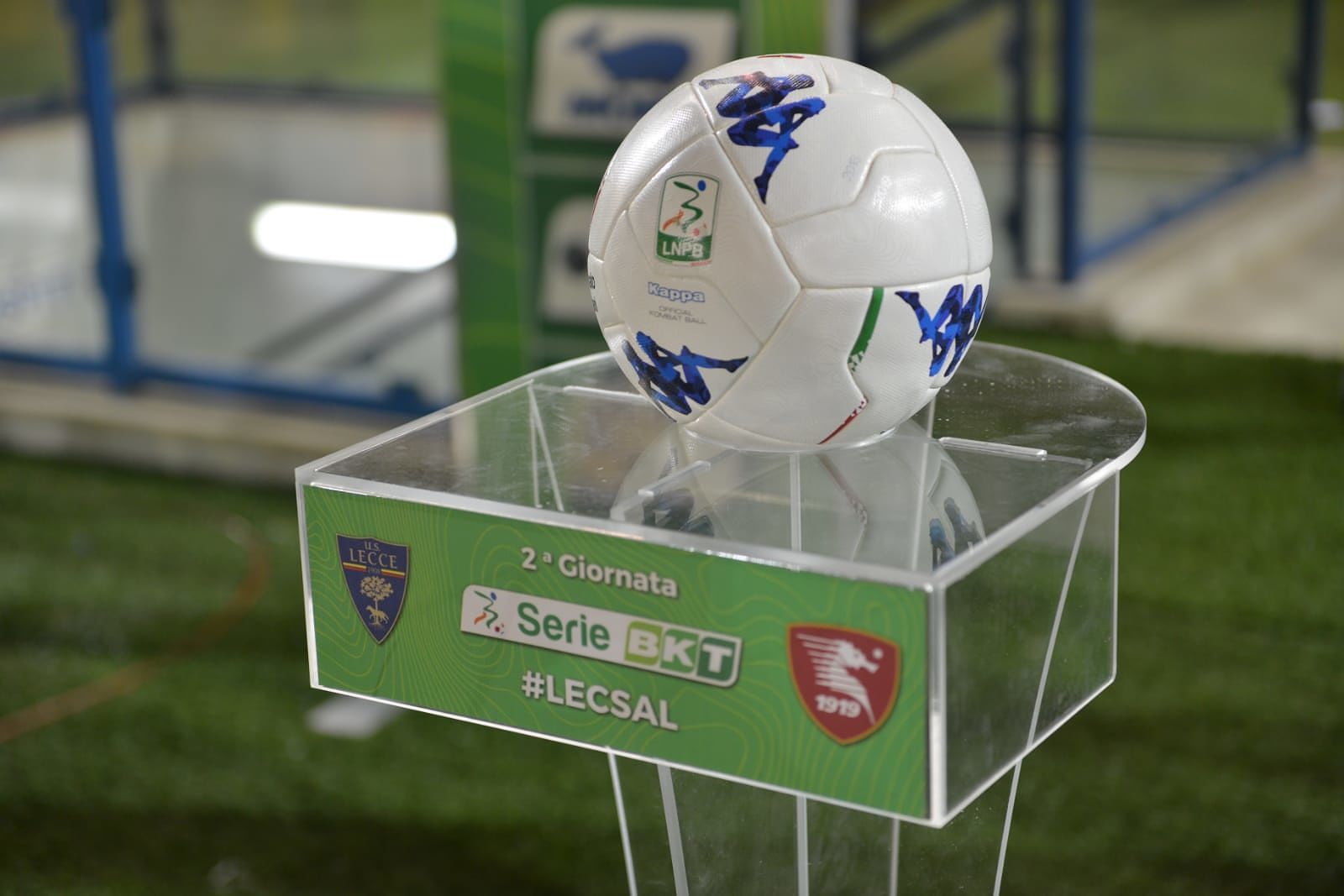 Il pallone della Serie B (ph.Pinto)