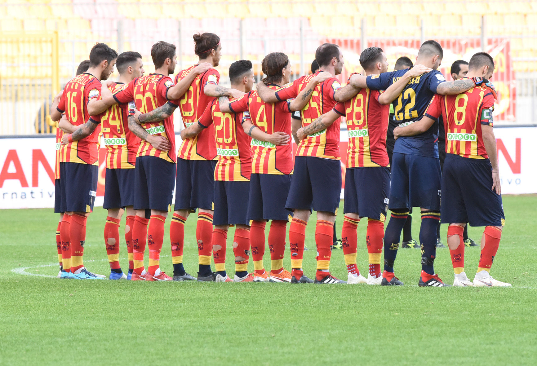 La formazione del Lecce (ph.Pinto)