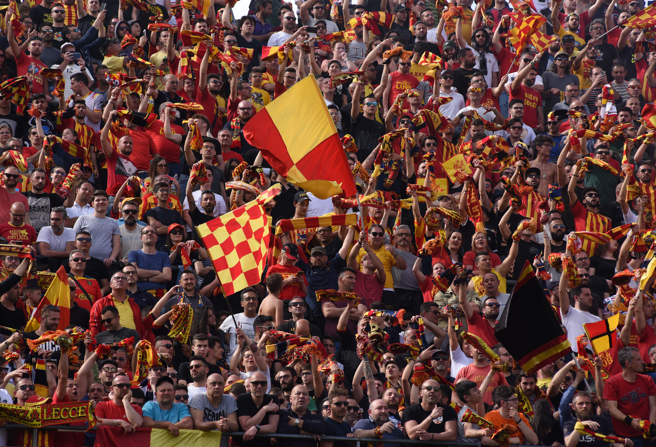 I tifosi del Lecce (ph.Pinto)