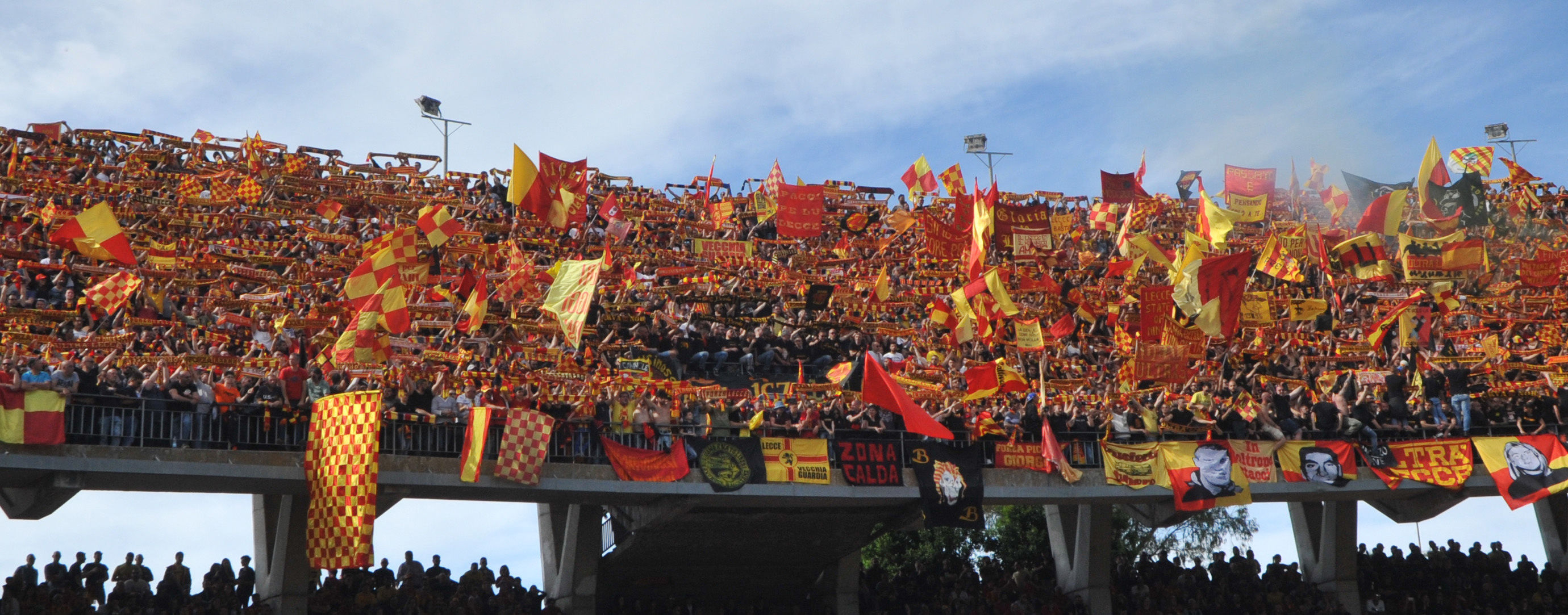 Gli Ultras in Curva Nord (ph.Pinto)