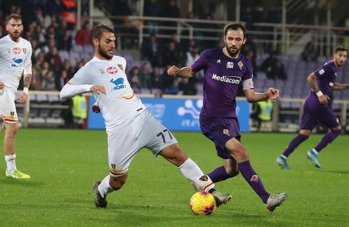 Lecce's midfielder Panagiotis Tachtsidis (L) Fiorentina's midfielder Milan Badelj (R) in action during the Italian Serie A soccer match ACF Fiorentina vs US Lecce at the Artemio Franchi stadium in Florence, Italy, 30 November 2019.
ANSA/Claudio Giovannini
