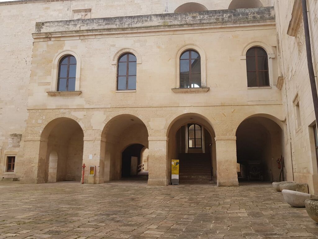 Castello Carlo V, interni (ph. Giuseppe Greco)