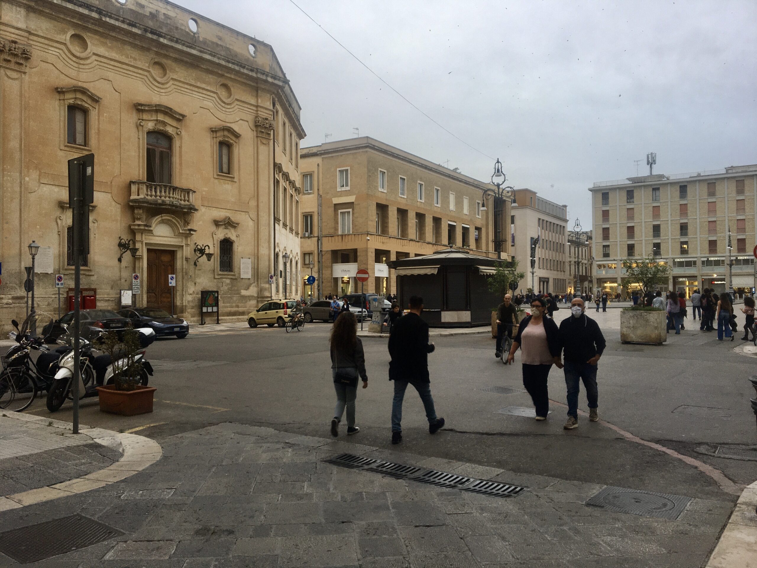 Il passeggio in Piazza Sant'Oronzo