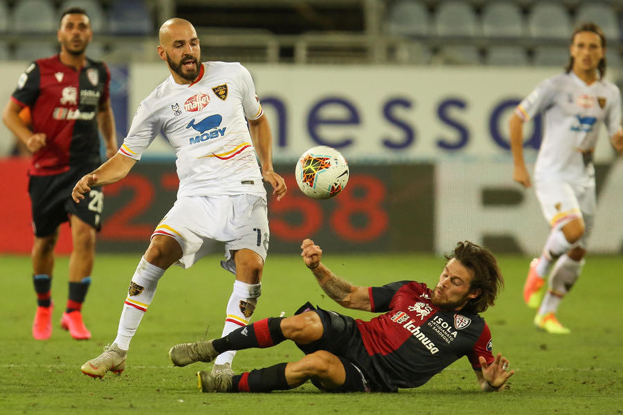 Saponara sul pallone - ANSA