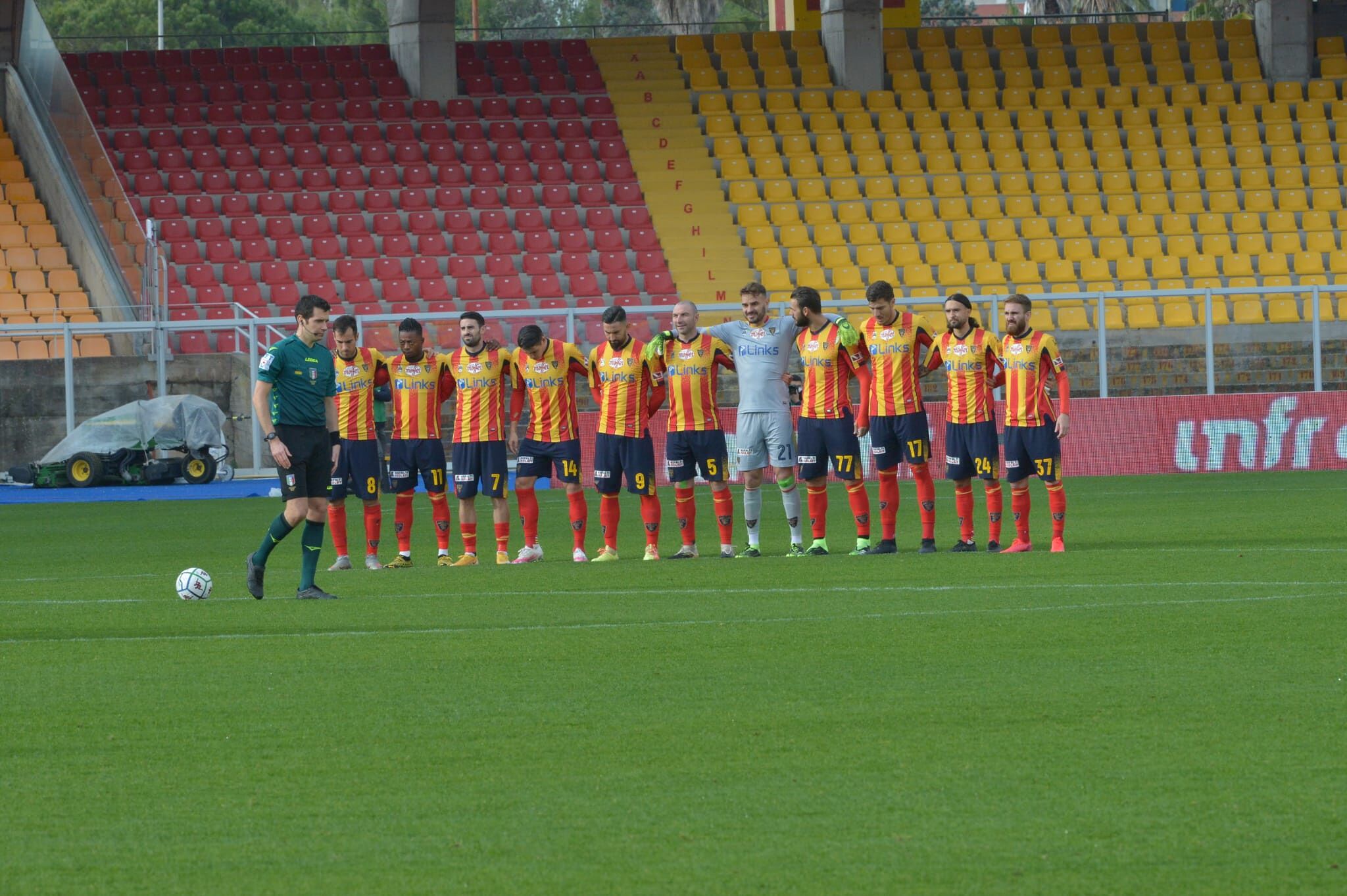 La formazione del Lecce (ph.Pinto)