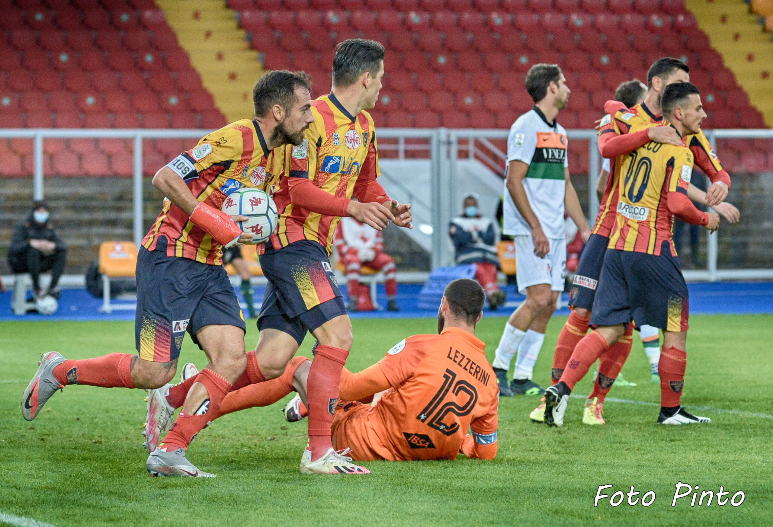 L'esultanza al gol di Coda (ph.Pinto)