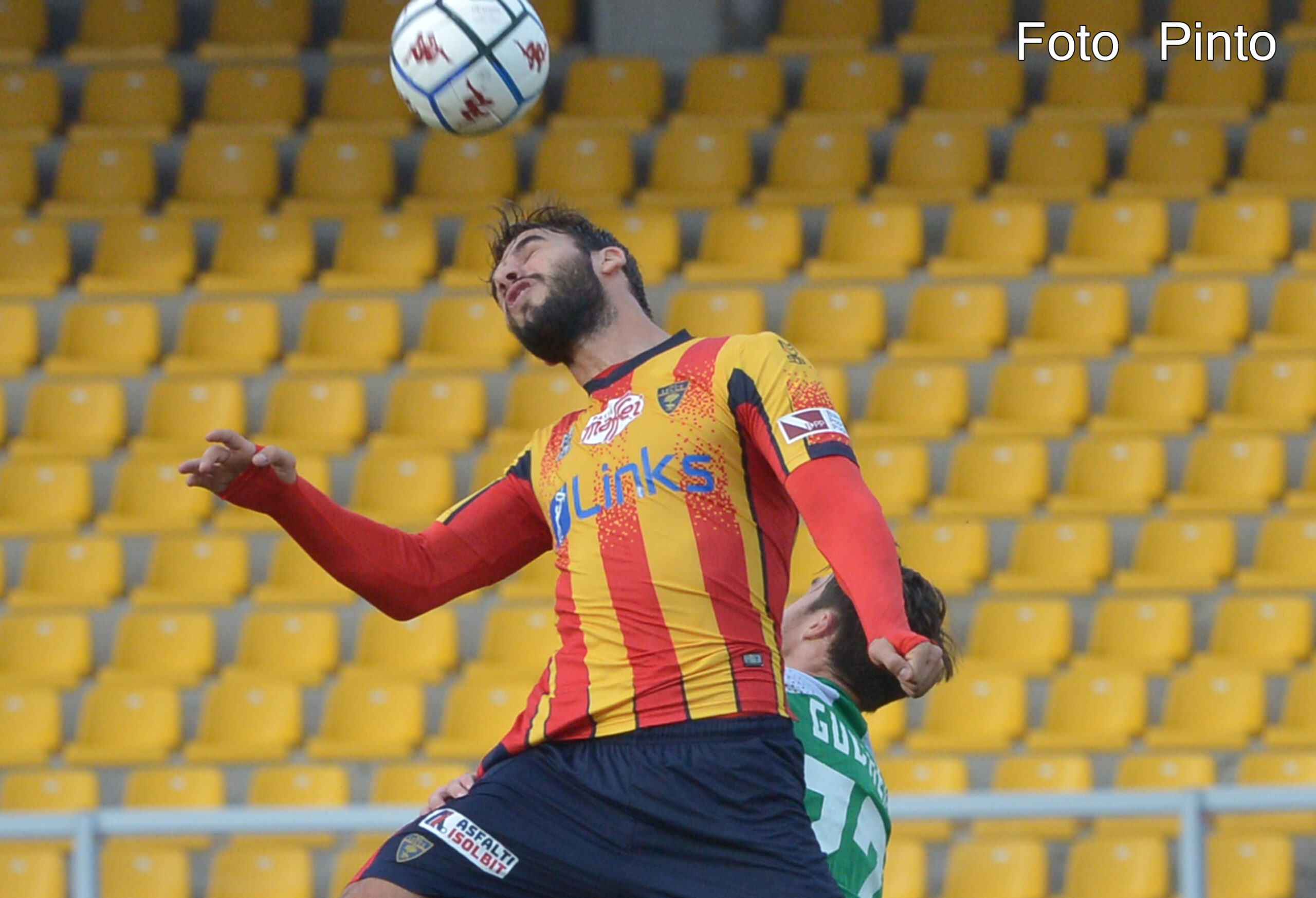 Tachtsidis di testa (ph.Pinto)