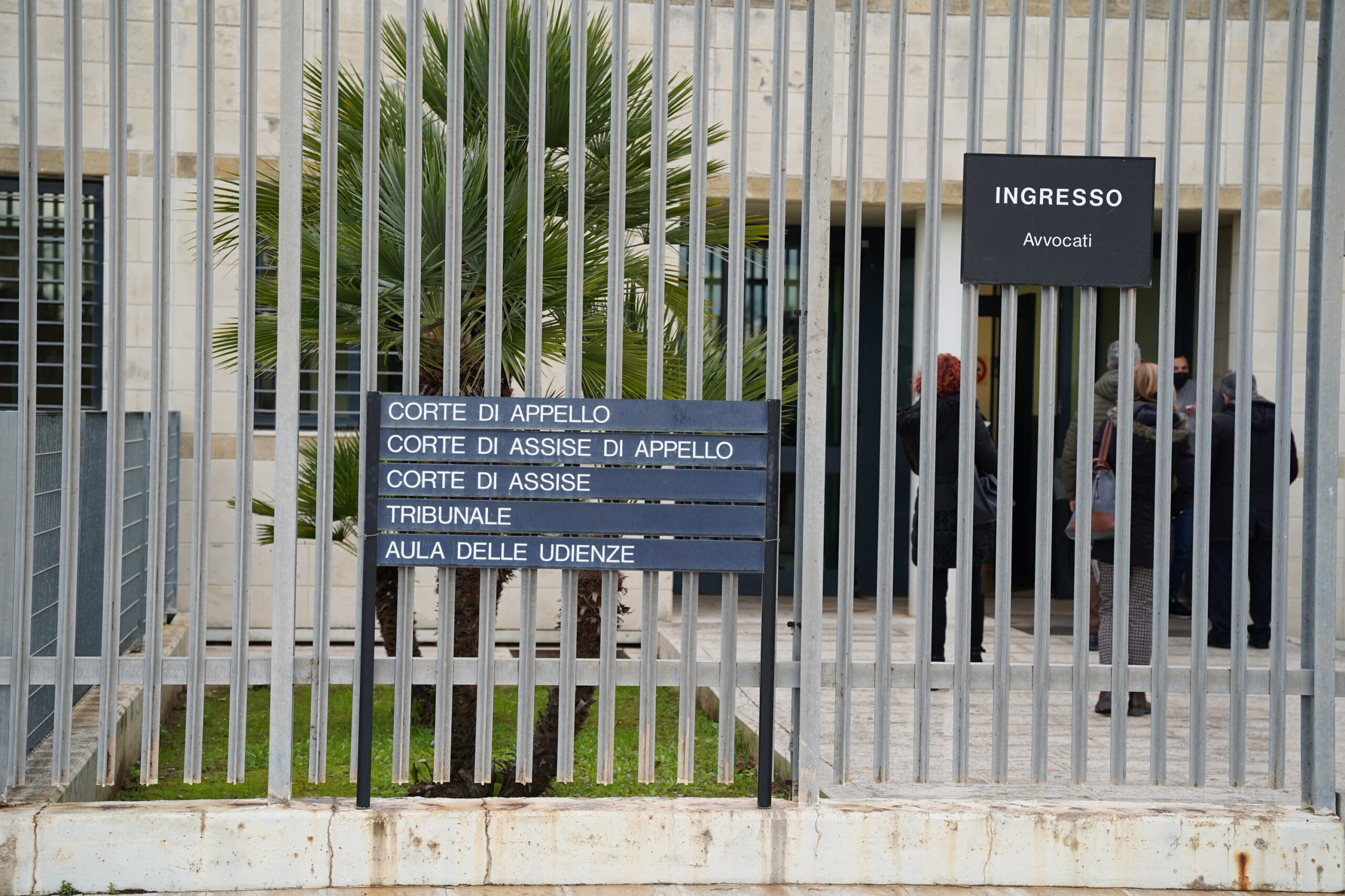 L'aula bunker del carcere di Borgo San Nicola