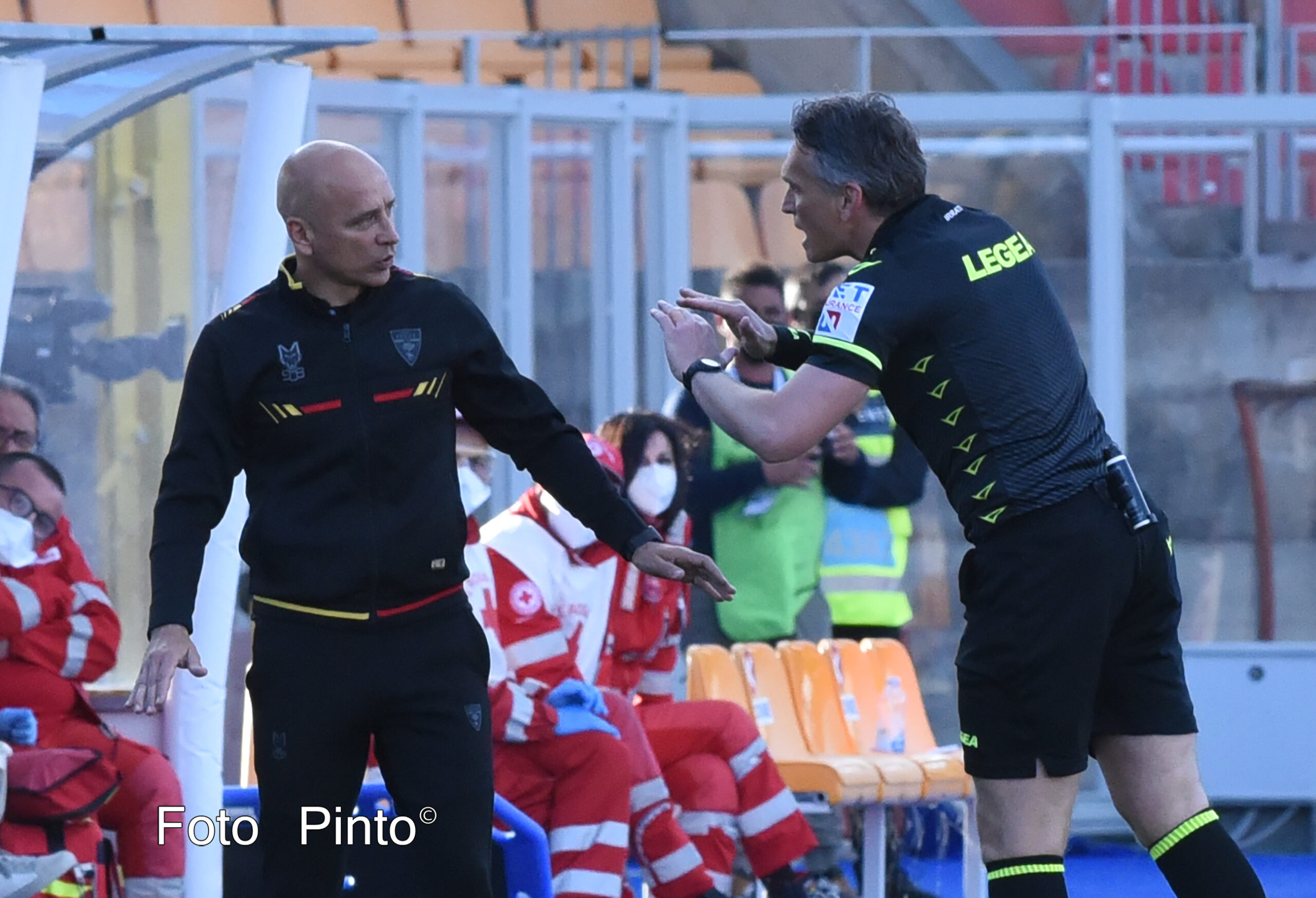 Eugenio Corini e l'arbitro Irrati