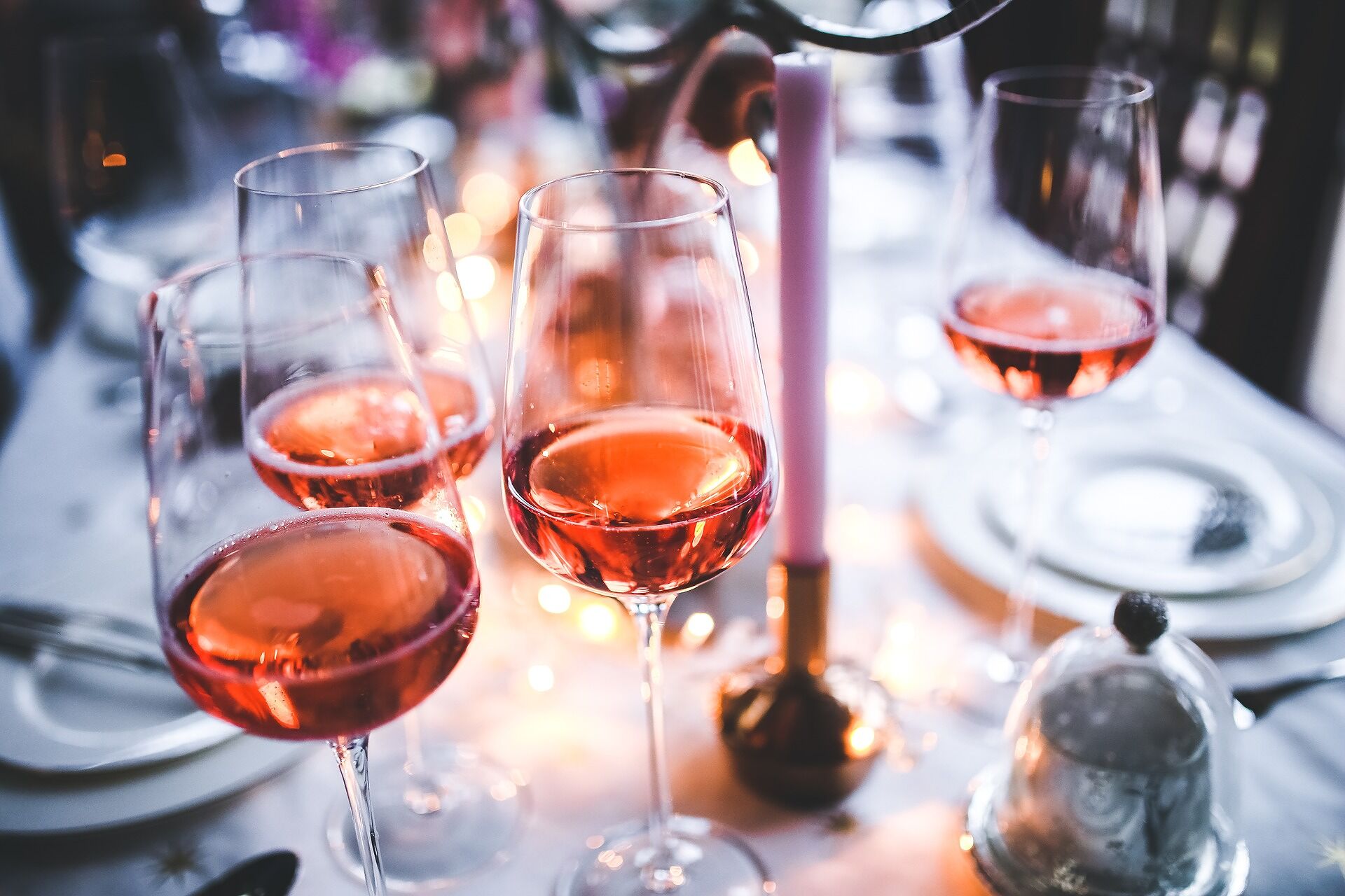 vino a tavola