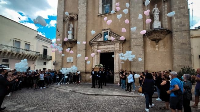 funerali sara mauramati