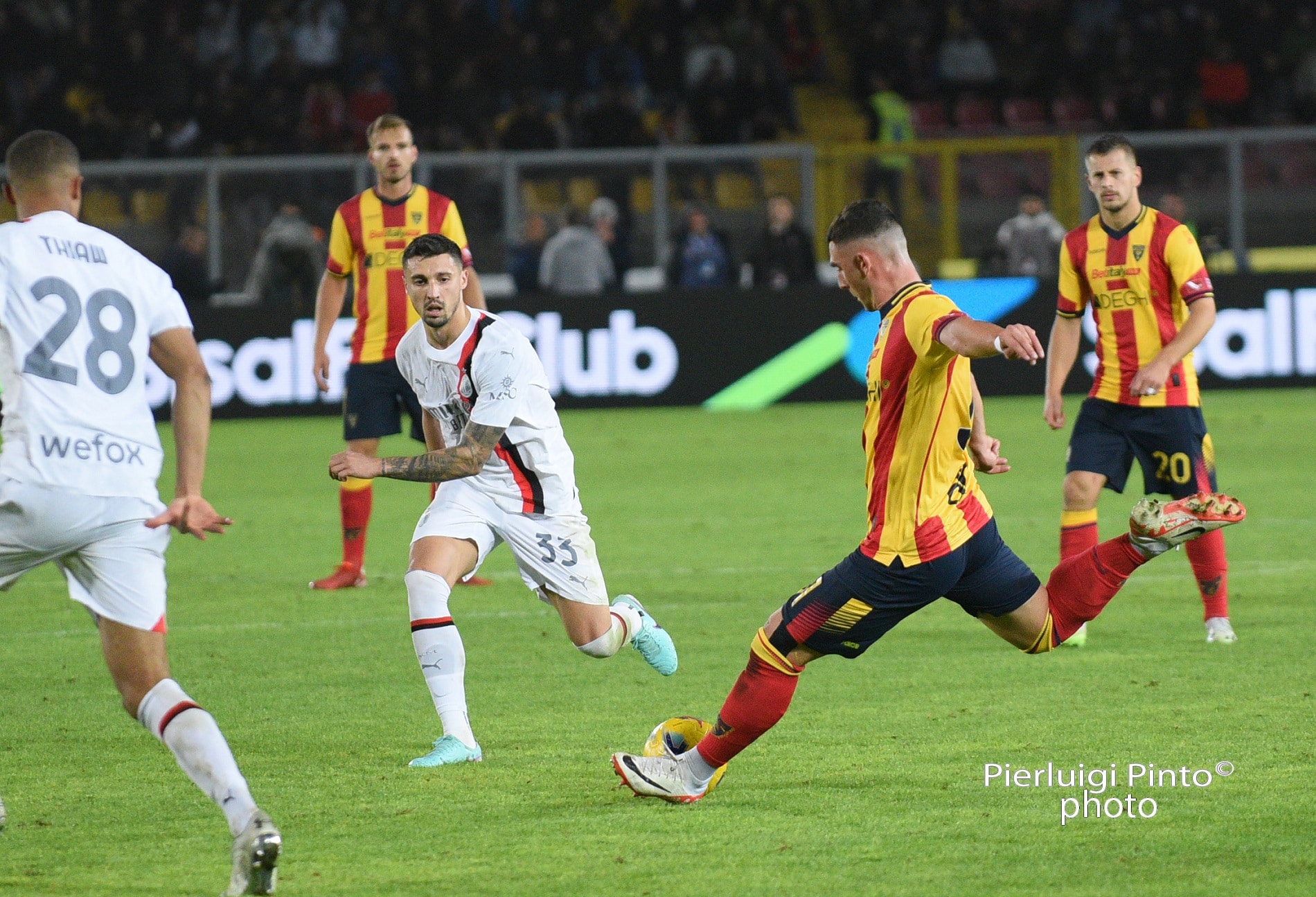 LecceBologna 11, giallorossi la riagguantano nel recupero. Falcone si